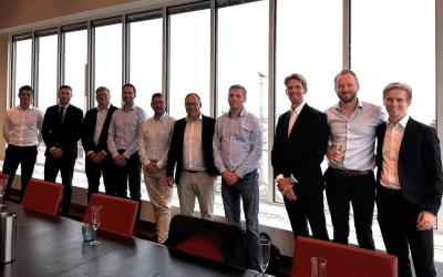 De involverede parter ved overdragelsen af PlusCoat til DOT A/S. Den fynske virksomhed bliver lagt sammen med pulverlake-ringsvirksomheden DOT Steel Coating under navnet DOT Colors A/S. 