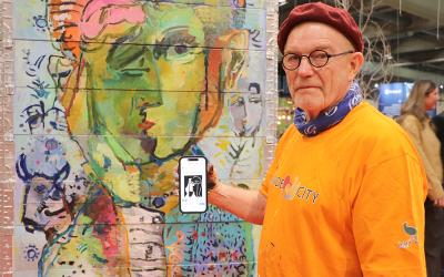 Finn Birkelund er en af malere vi har i Brande der mestrer portrætmalingens   kunst. Her ses han på feriemessen i Herning tidligere på året. Foto Villy G. Jensen.