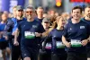 H.M. Kongen og H.K.H. Kronprinsen løb forrest på den afsluttende 10 km-distance, der rundede Royal Run 2025 af. Foto: Lars Møller.