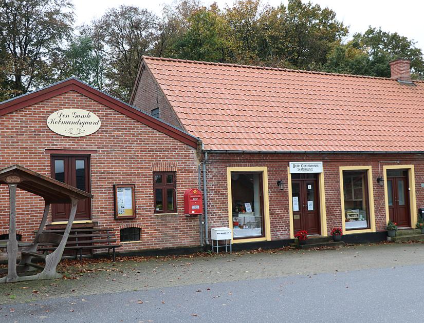 Uhre Købmandsgård
